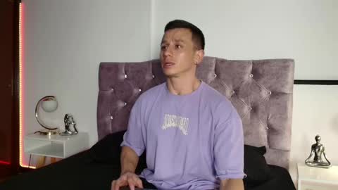 _andrewfalcon2 online show from January 22, 12:17 pm