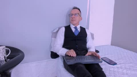 _axelking_ online show from November 13, 12:21 pm