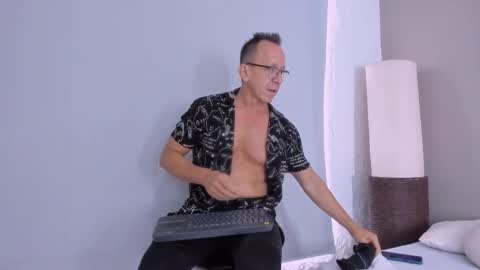 _axelking_ online show from October 29, 11:57 am