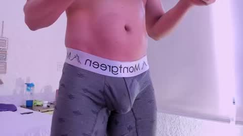 _axelking_ online show from December 3, 11:49 am