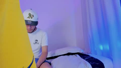 Snapshot of _kevin_xxx chatting on October 20, 11:52 pm online show from October 20, 11:52 pm