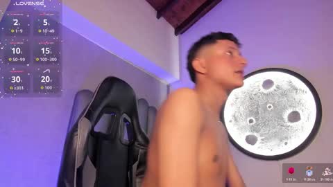 _leohot_ online show from October 31, 5:09 am