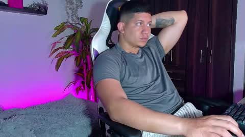 Roberto online show from November 12, 1:17 pm