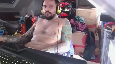 _smiley_bear27 online show from January 12, 6:06 am