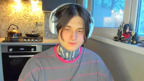 _torfin_ online show from February 5, 5:58 am