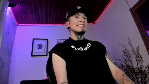 Snapshot of _tyler_joness chatting on October 1, 4:05 am Tyler online show from October 1, 4:05 am