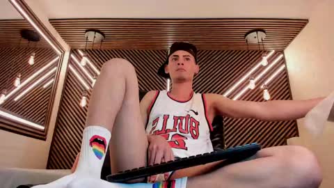  white fox  online show from February 21, 5:24 am