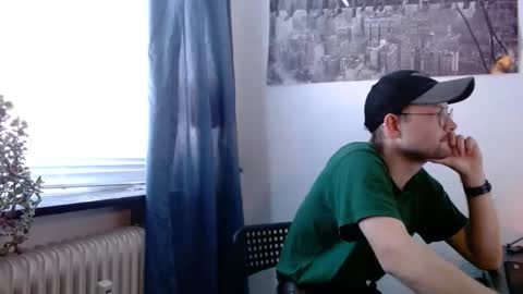 _whoisthatguy_ online show from October 19, 12:19 pm