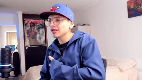 alejo online show from December 9, 7:46 pm