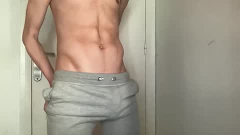 aalexfernandez online show from February 18, 8:56 am