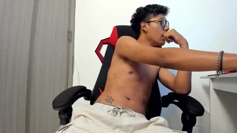 Aaron Blake08 online show from January 11, 8:12 pm