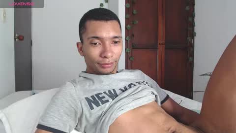 Heyy my name is Aaron online show from January 5, 1:36 pm