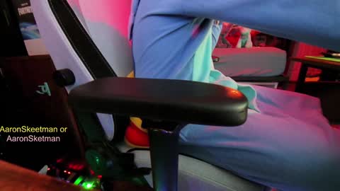 Aaron Skeetman online show from December 7, 9:28 am