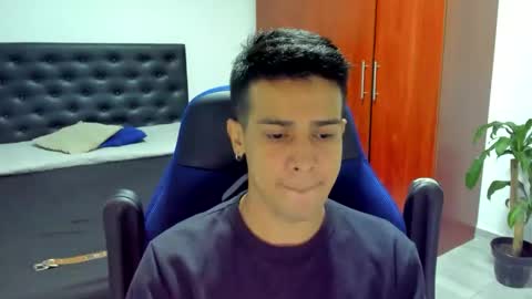 Snapshot of abelasburgo chatting on October 23, 2:48 am Independence model AbelAsburgo online show from October 23, 2:48 am