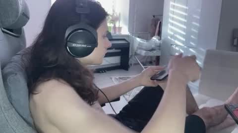 hi  cum in pvt noi extra tip online show from February 12, 10:10 am