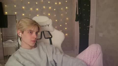 Nick online show from February 2, 12:24 pm