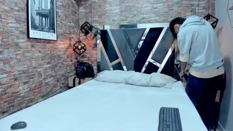 Acid Milo online show from December 16, 12:49 pm