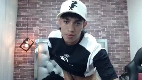 Adam online show from March 5, 9:39 pm