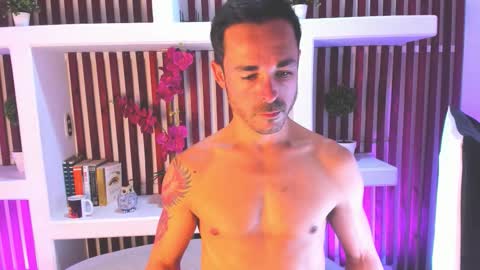 Im Adams Sanz online show from February 18, 9:01 pm