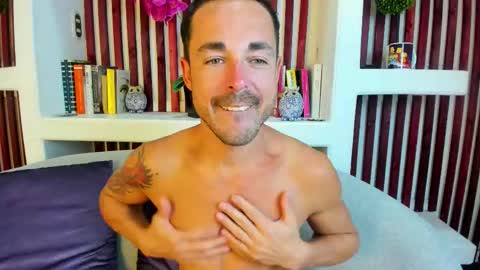 Im Adams Sanz online show from February 9, 8:13 pm