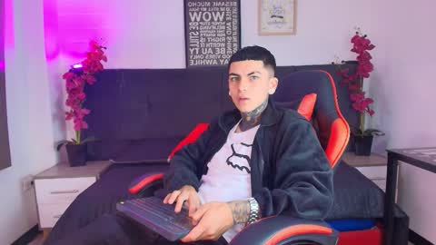 AdamsWalkerr  online show from March 3, 12:12 pm