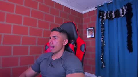 Adan Sin online show from March 8, 4:48 pm