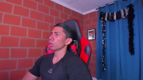 Adan Sin online show from March 7, 6:43 pm