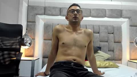 addam_hunter online show from November 2, 4:50 am