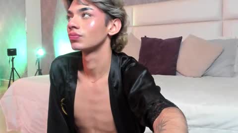 Adonis  online show from November 11, 9:20 pm