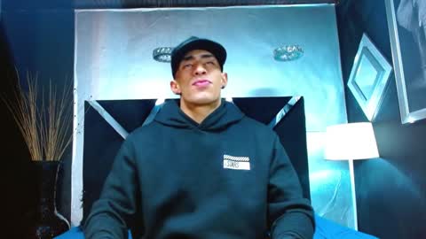   online show from January 7, 11:33 am