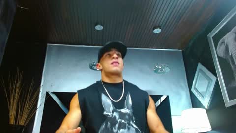   online show from December 14, 11:50 am