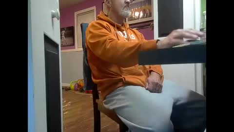 afr10221966 online show from October 3, 1:32 am