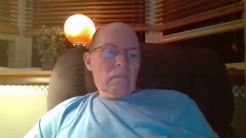 Snapshot of aguynrkfrd chatting on September 15, 9:10 am aguynrkfrd online show from September 15, 9:10 am