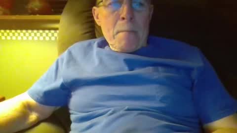 Snapshot of aguynrkfrd chatting on December 25, 9:34 am aguynrkfrd online show from December 25, 9:34 am