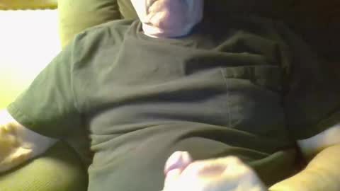 Snapshot of aguynrkfrd chatting on December 6, 10:27 am aguynrkfrd online show from December 6, 10:27 am