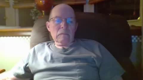Snapshot of aguynrkfrd chatting on October 15, 9:06 am aguynrkfrd online show from October 15, 9:06 am