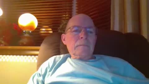 Snapshot of aguynrkfrd chatting on December 17, 10:12 am aguynrkfrd online show from December 17, 10:12 am