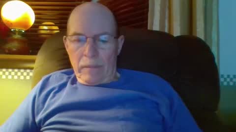 Snapshot of aguynrkfrd chatting on December 24, 10:11 am aguynrkfrd online show from December 24, 10:11 am