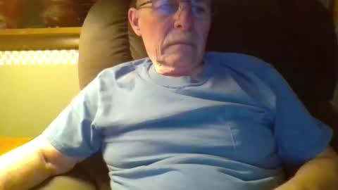 Snapshot of aguynrkfrd chatting on December 16, 10:08 am aguynrkfrd online show from December 16, 10:08 am