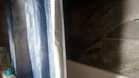 ahappyhippie online show from February 4, 12:33 pm