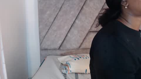 Snapshot of ailyndelosrios01 chatting on October 27, 12:18 pm Ailindelosrios online show from October 27, 12:18 pm