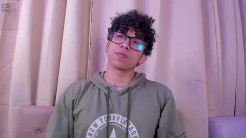 akazaboy online show from February 28, 4:55 am