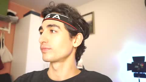 idenavarre online show from February 11, 10:18 pm