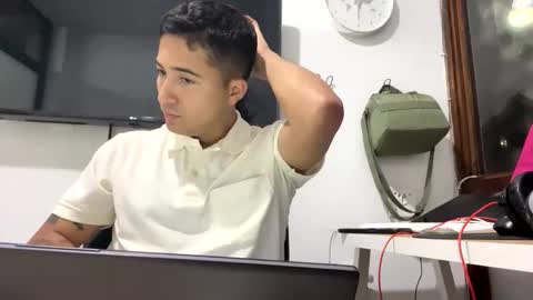 Snapshot of alanj998 chatting on September 22, 11:04 pm alanj998 online show from September 22, 11:04 pm