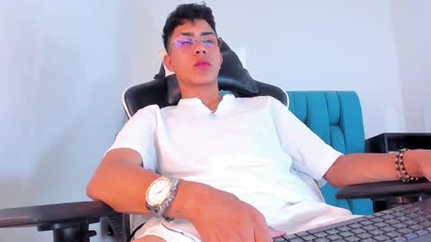 Snapshot of alannaughty_ chatting on February 10, 9:58 pm alannaughty_ online show from February 10, 9:58 pm