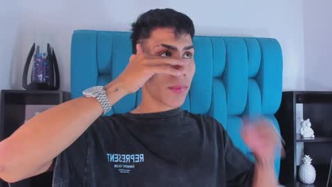 Snapshot of alannaughty_ chatting on January 4, 8:27 pm alannaughty_ online show from January 4, 8:27 pm