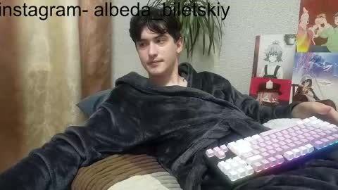 Snapshot of albeda22 chatting on October 23, 11:40 pm Albedo online show from October 23, 11:40 pm