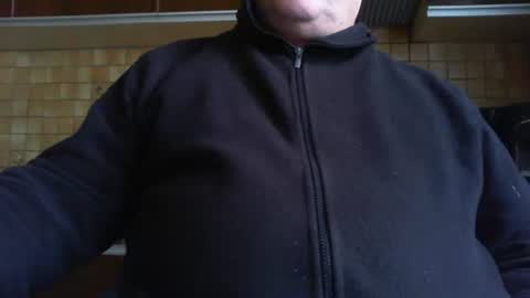 Snapshot of albert29 chatting on October 23, 9:46 am albert29 online show from October 23, 9:46 am