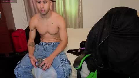 Snapshot of alejandrojf_00 chatting on October 23, 2:20 pm Daiki jack online show from October 23, 2:20 pm