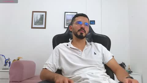 Snapshot of alejandroo_7 chatting on October 22, 7:27 pm alejandroo_7 online show from October 22, 7:27 pm